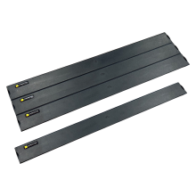 19" пластиковая фальш-панель 4U, разделяемая, быстросъемная, черная LANMASTER LAN-CB-FPP-4U