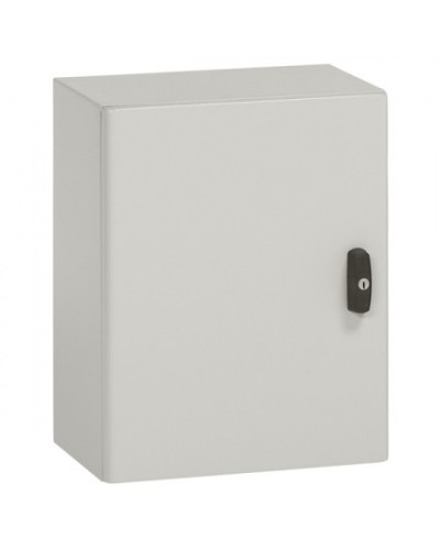 Щит навесной Legrand 035509 в Махачкале Щиты электрические Pintop.ru