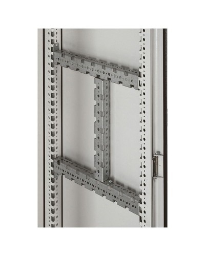 Траверс многофункциональный Legrand 048027 в Махачкале Аксессуары для стоек и шкафов Pintop.ru